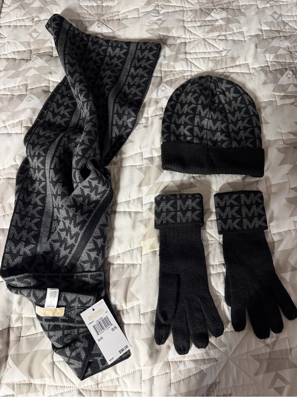 NEW Michael Kors Scarf Gloves Beanie Set